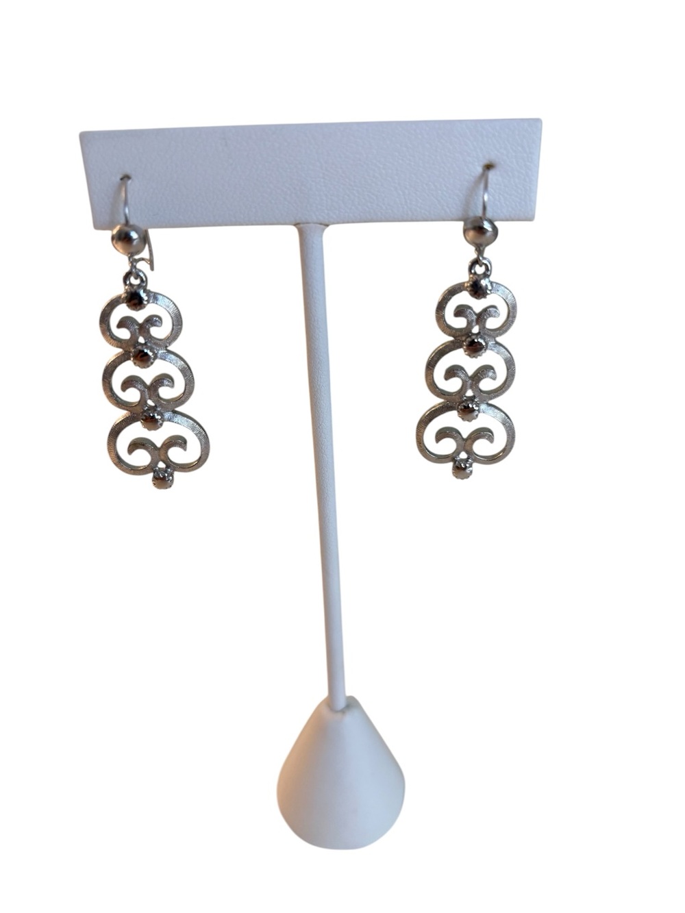 Beautiful Vintage Monet Dangling Filigree Brushed Silver Toned Earrings.
